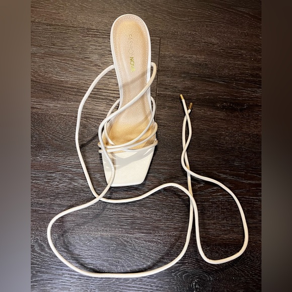 Nude Lace up heels - Picture 2 of 4